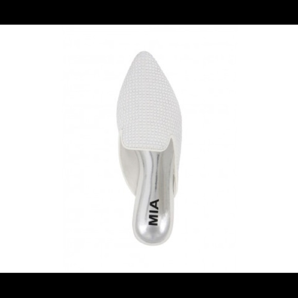 MIA Chasity silver flats
